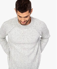 pull homme a col rond contenant du polyester recycle beige pulls homme