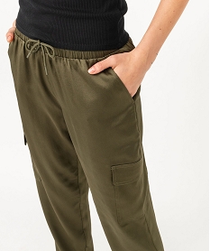 pantalon cargo en satin a taille elastiquee femme vertF130501_2