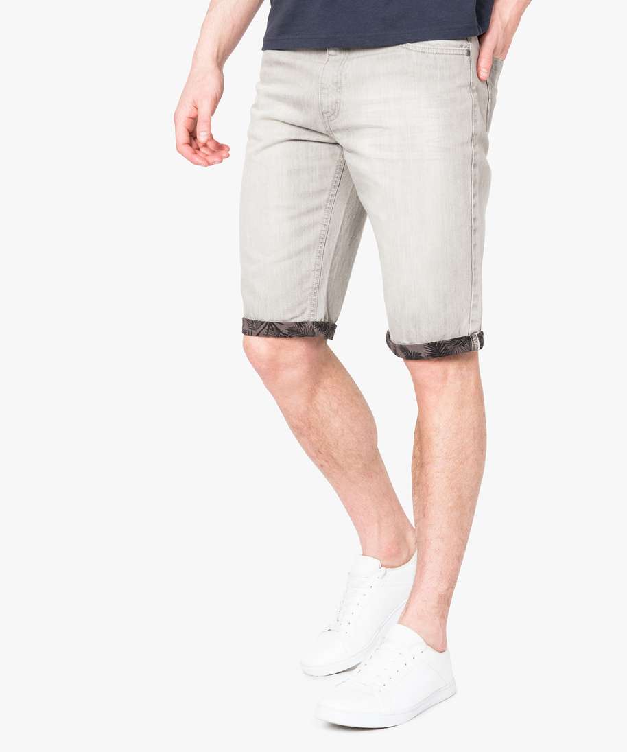 bermuda en denim a ourlets contrastants gris shorts en jean homme